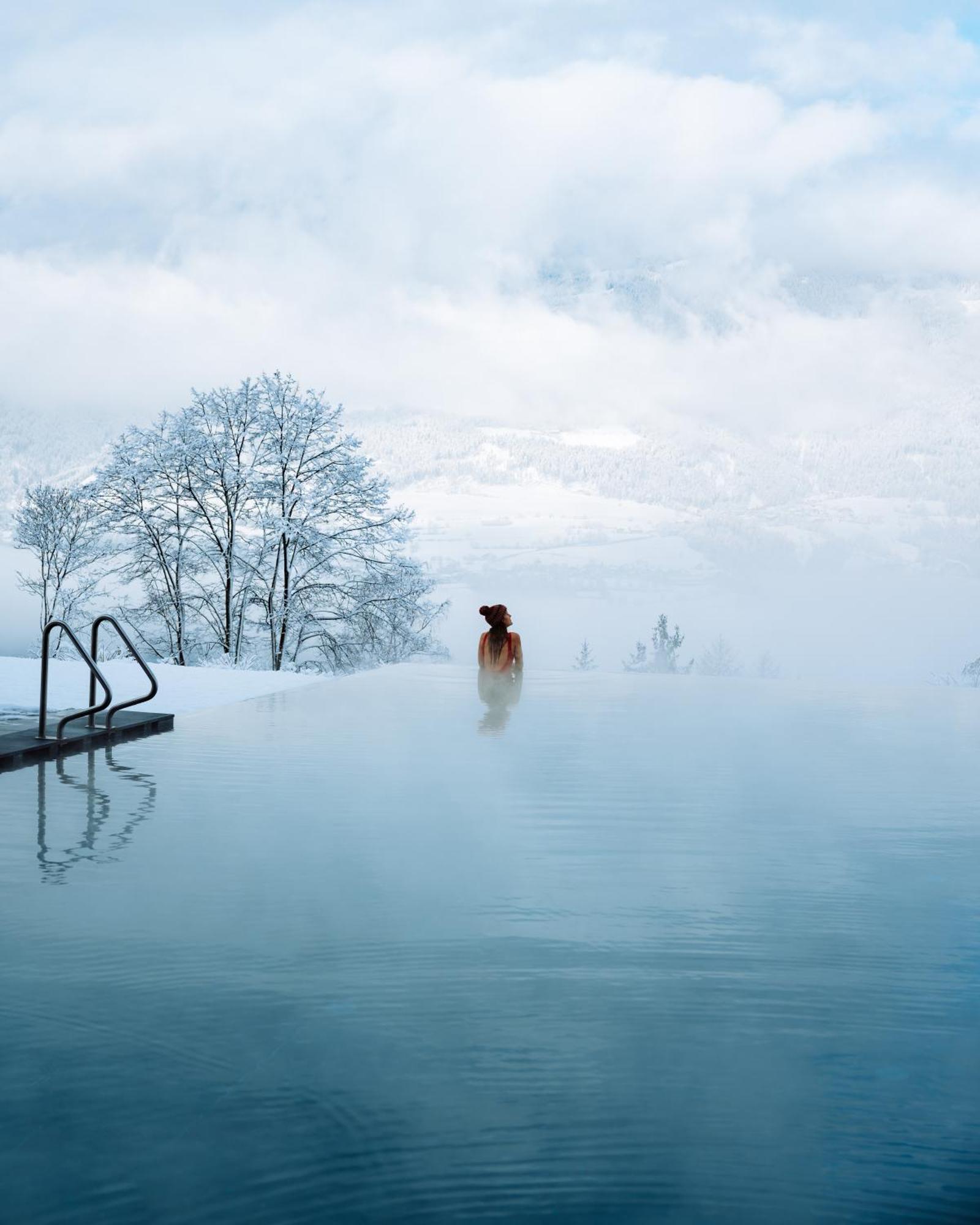 Santre Dolomythic Home Bressanone Eksteriør billede A woman bathing in a hot spring